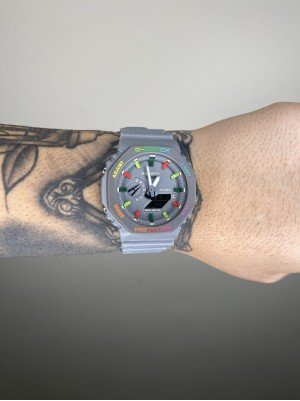 G-SHOCK GA-2100 CINZA-COLORIDO